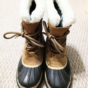 Women's Sorel winter snow caribou boots size 9